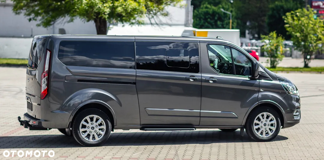Ford Tourneo Custom 320 L2H1 VA Autm Titanium - 24