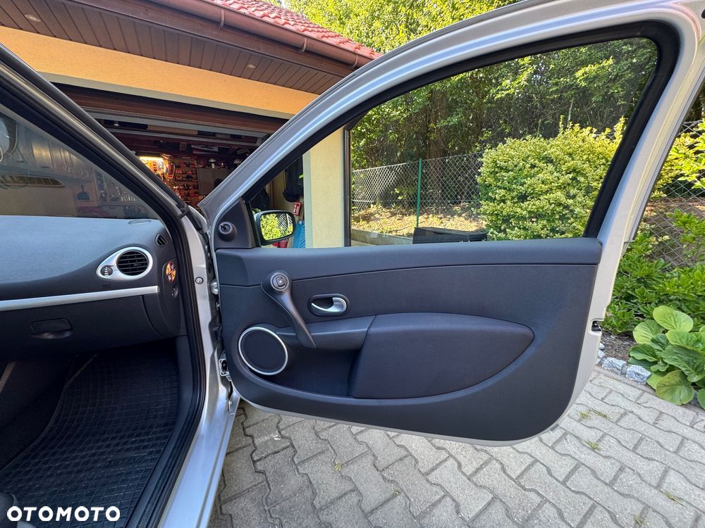 Renault Clio 1.6 16V Extreme - 20