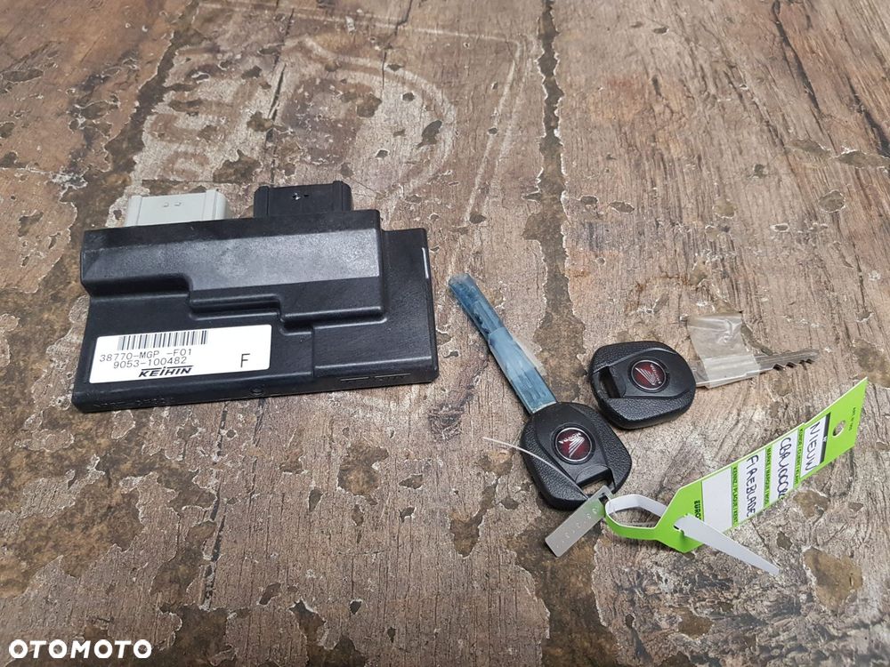 Moduł zapłonowy klucz Honda CBR1000RR Fireblade  38770-MGP-F01 - 3