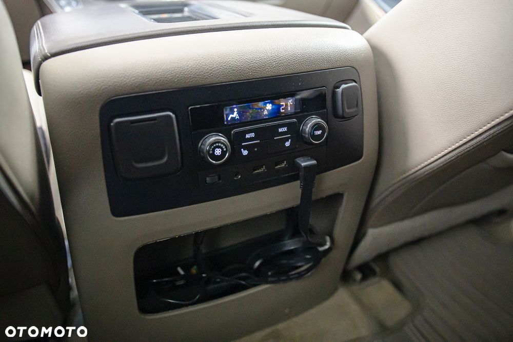Chevrolet Suburban - 17