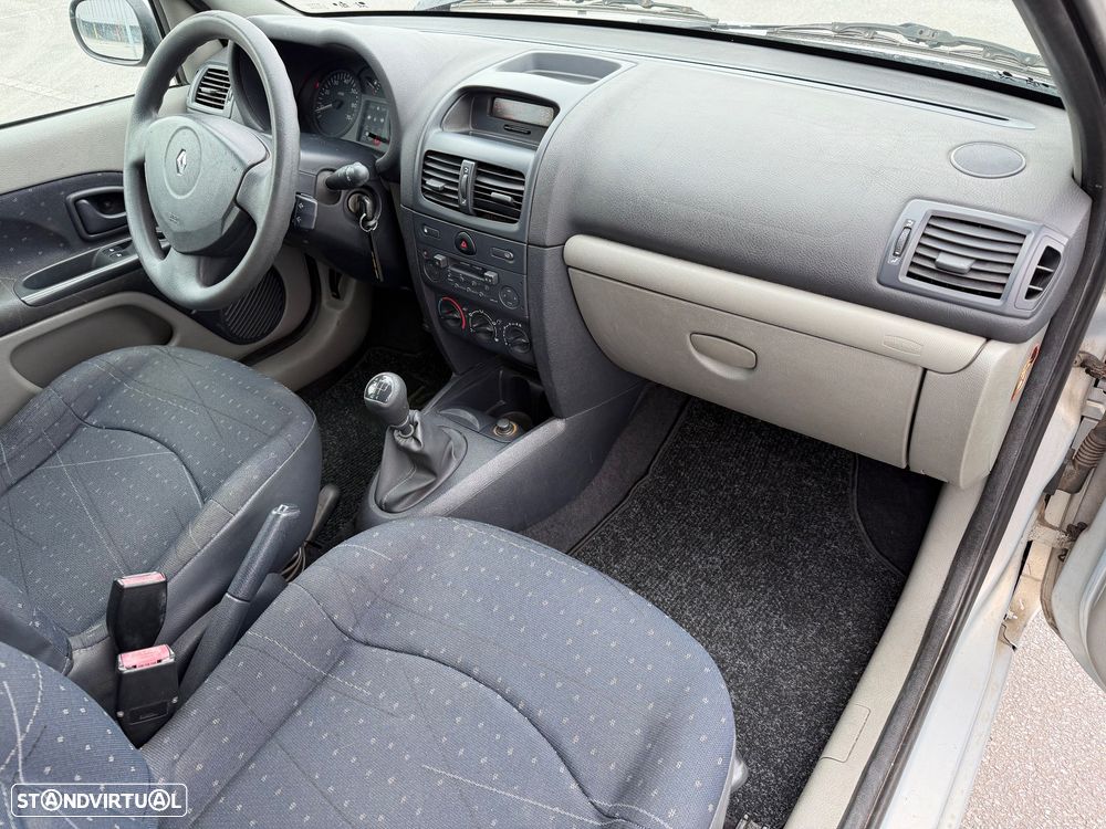 Renault Clio 1.2 16V Confort Authentique - 7