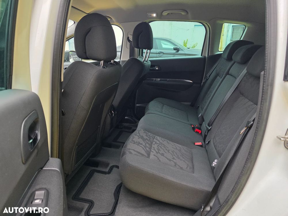 Peugeot 3008 Hybrid4 - 10