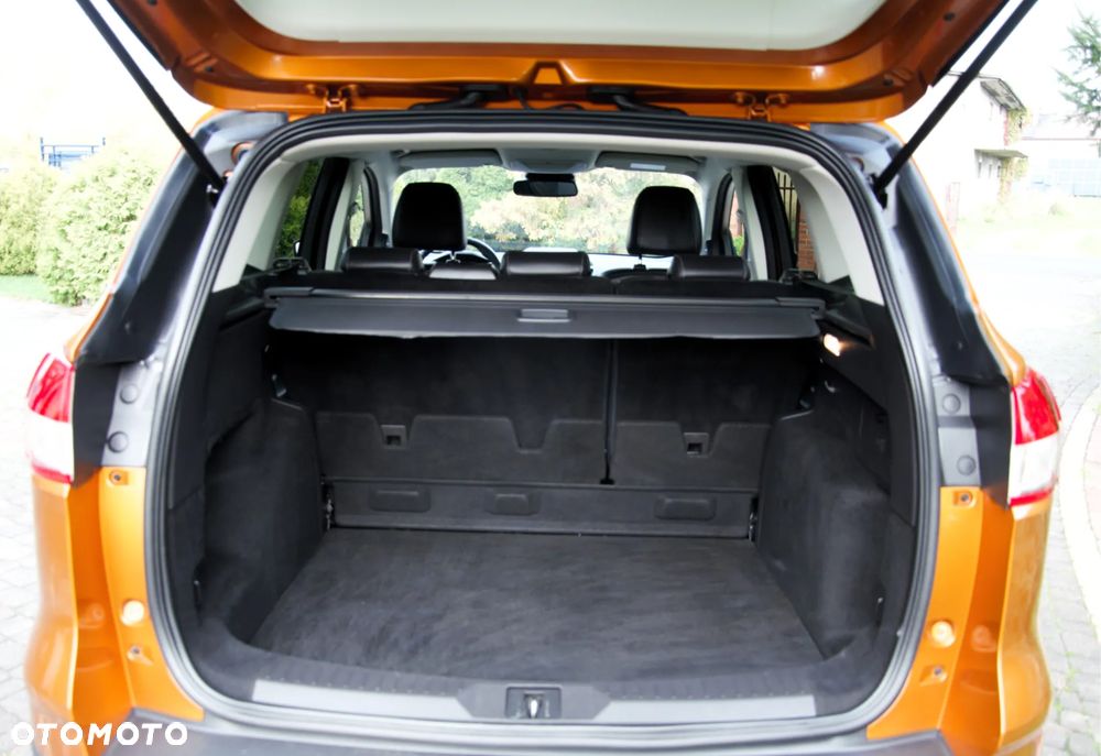 Ford Kuga 2.0 TDCi 2x4 Titanium - 22
