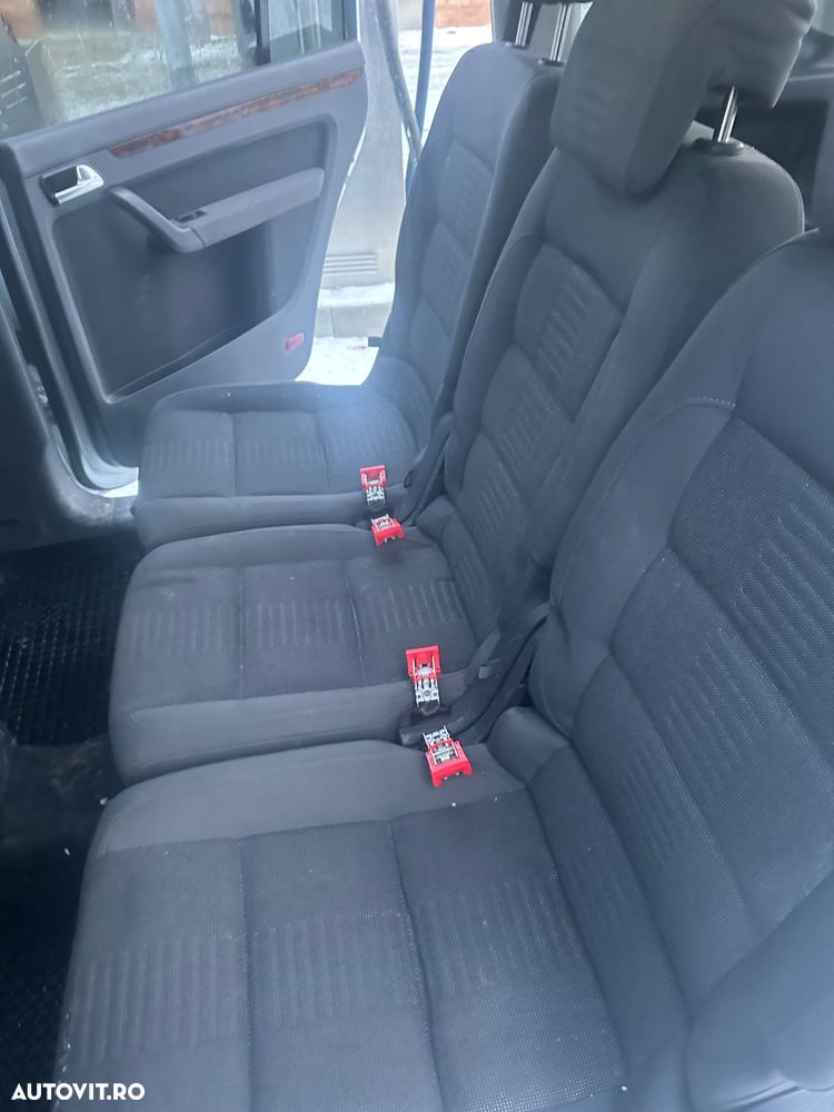 Volkswagen Touran 2.0 TDI Trendline - 2