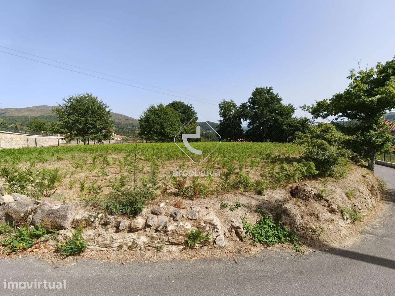 Terreno plano com viabilidade de construção - Aboim das Choças - Arcos - Grande imagem: 2/5