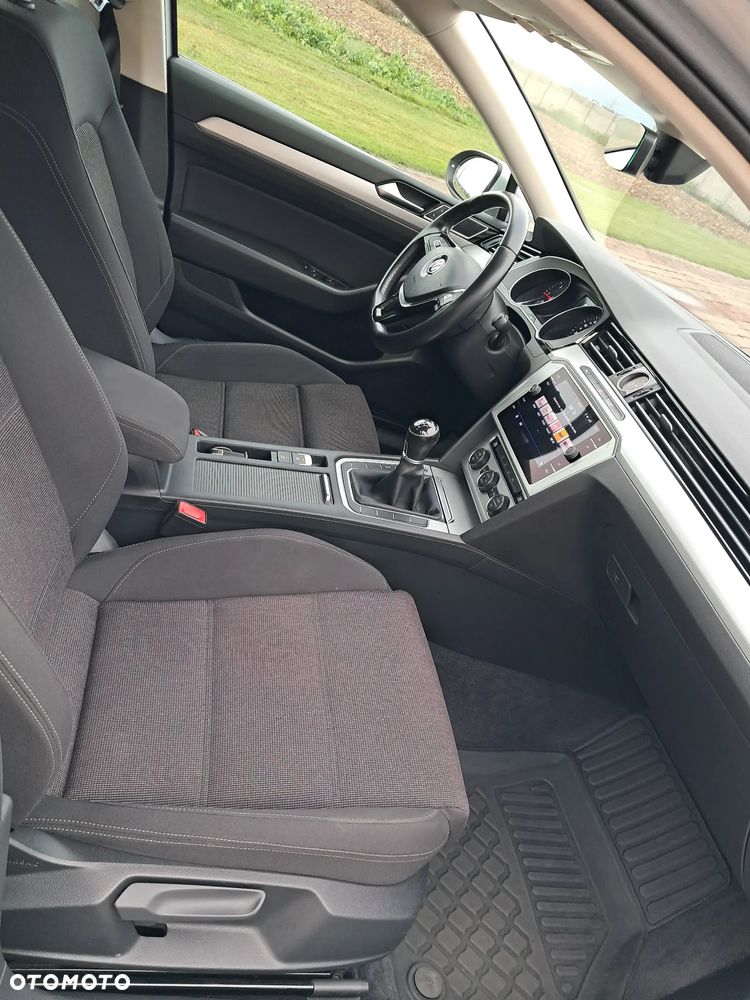 Volkswagen Passat 2.0 TDI BMT Comfortline - 13