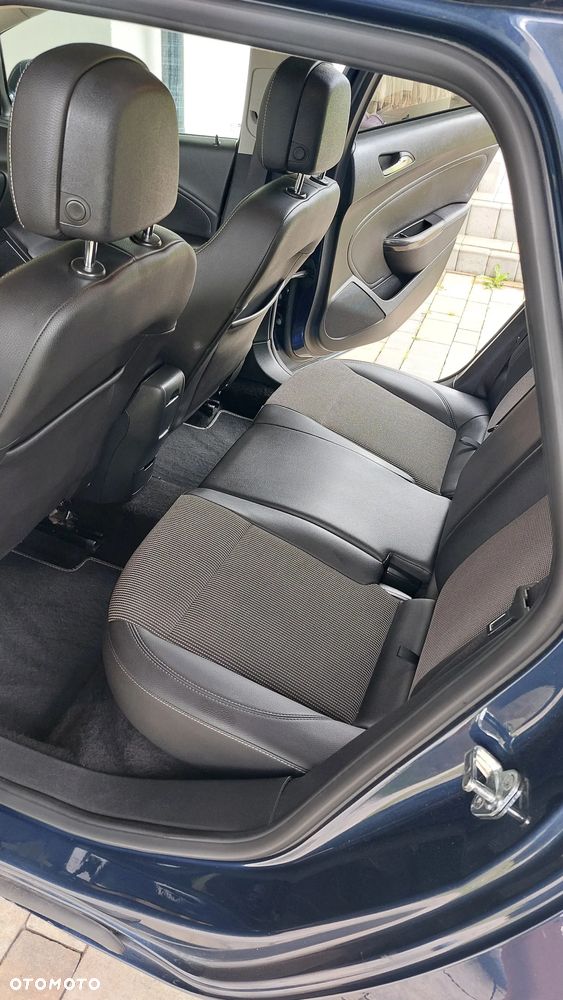 Opel Astra 1.4 Turbo Sport - 11