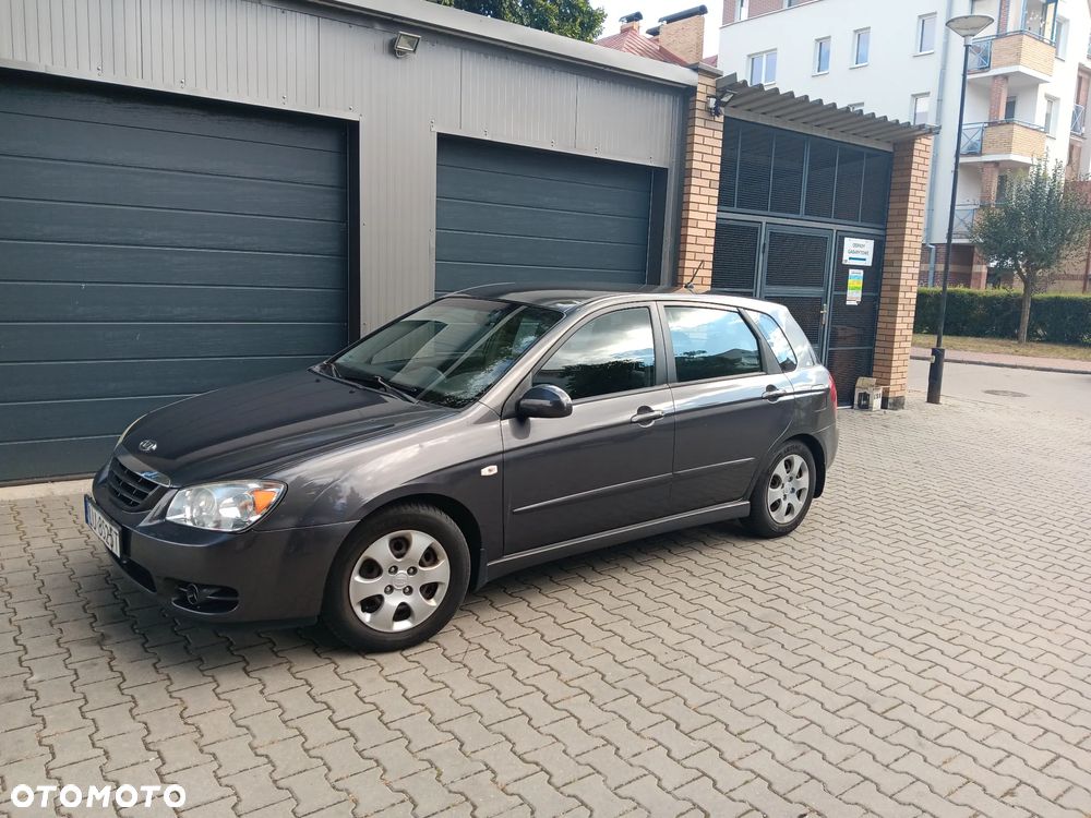 Kia Cerato 1.6 LX / Family - 1
