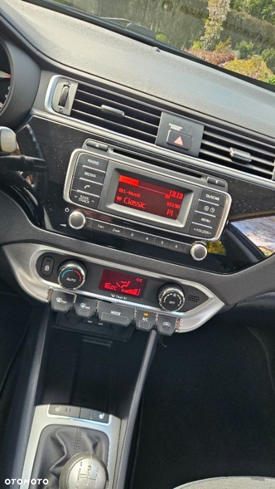 Kia Rio - 21