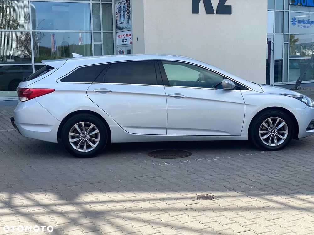 Hyundai i40 Kombi blue 1.7 CRDi DCT Premium - 3