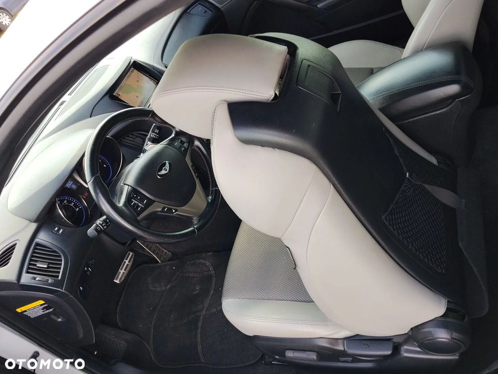 Hyundai Genesis Coupe 2.0 TCI Premium - 17