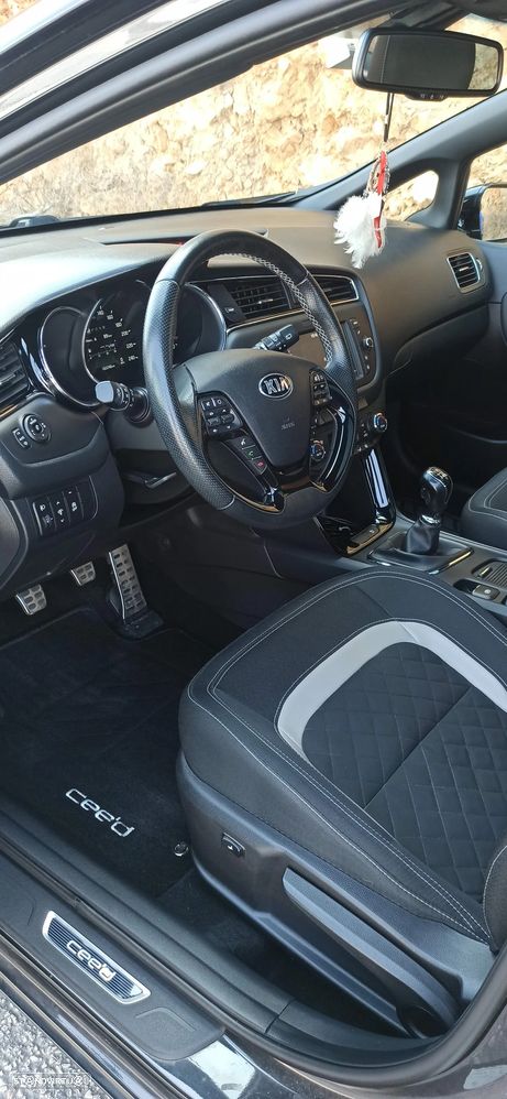 Kia Ceed SW 1.0 T-GDI GT Line - 26