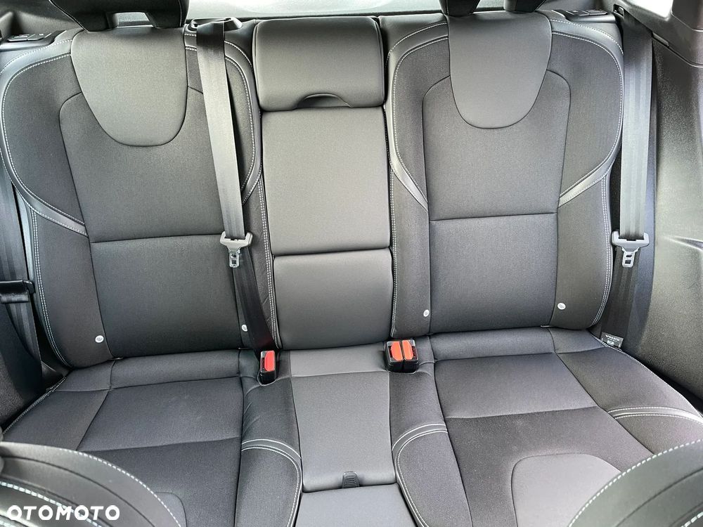 Volvo V40 T2 Drive-E Momentum - 26