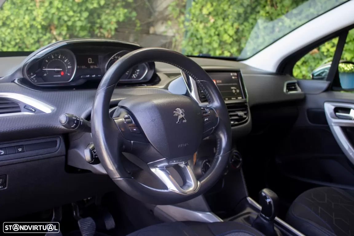 Peugeot 2008 1.2 PureTech Style - 11