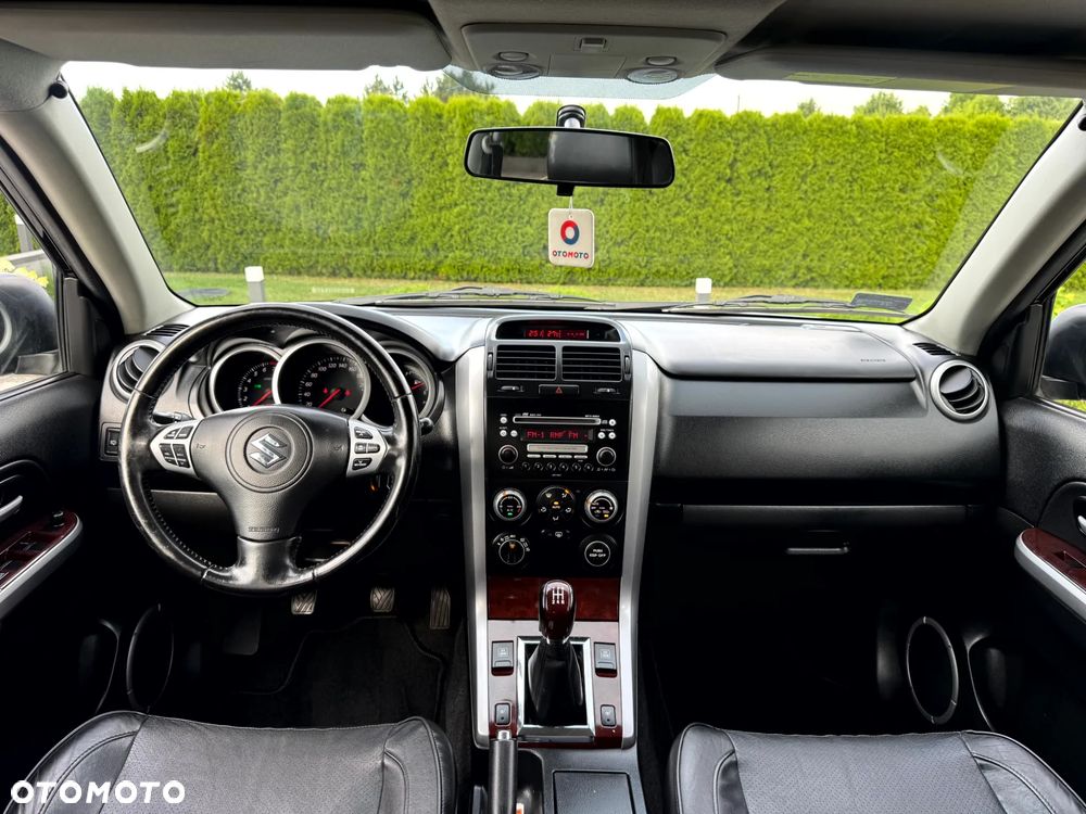 Suzuki Grand Vitara 2.0 De luxe - 9