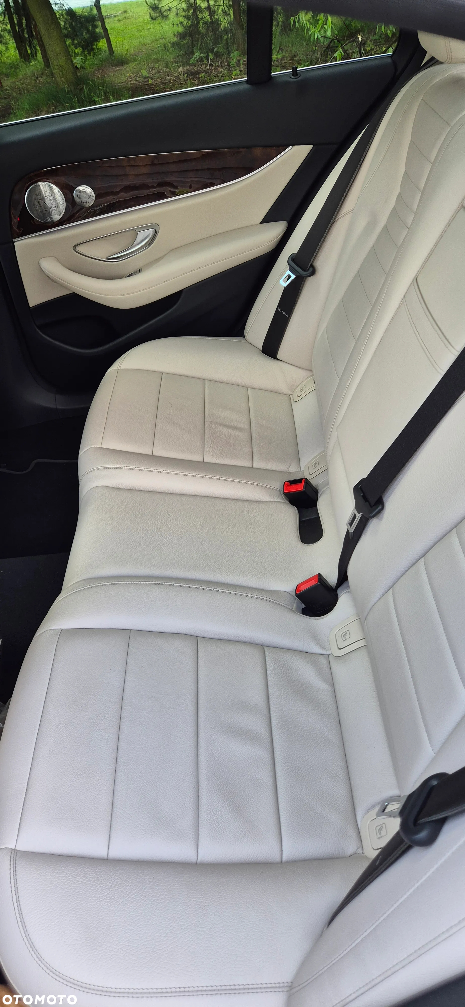 Mercedes-Benz Klasa E 220 d 4-Matic 9G-TRONIC - 22