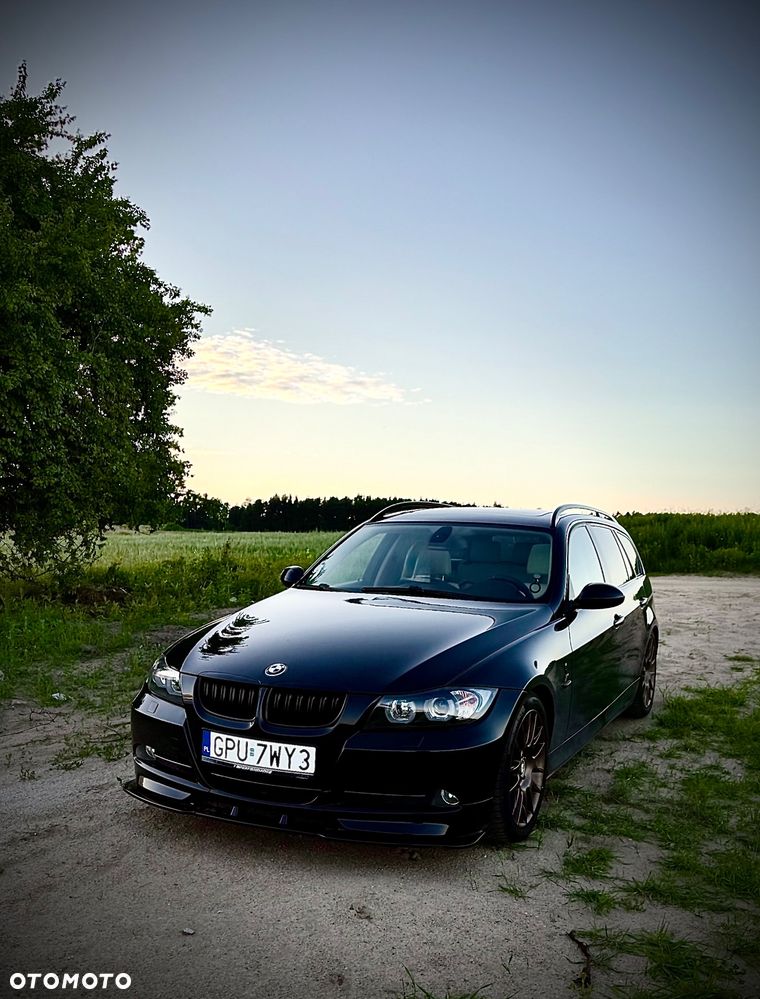 BMW Seria 3 325i - 1