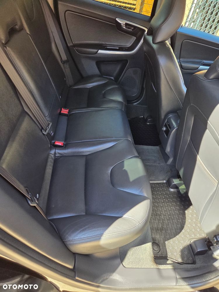 Volvo XC 60 D3 Drive-E Momentum - 22
