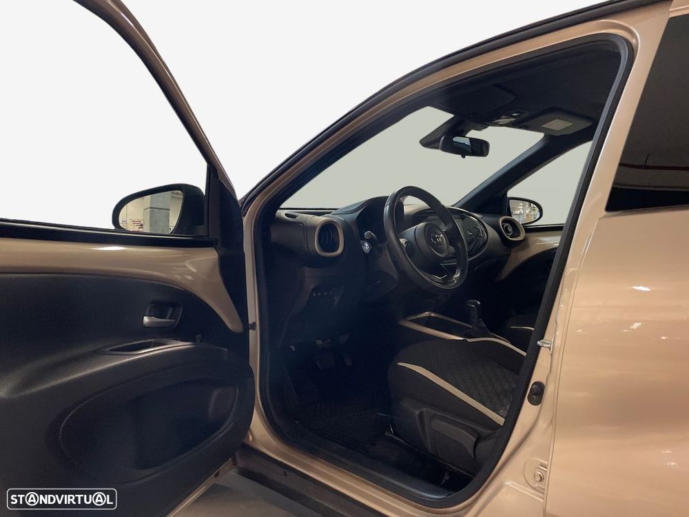 Toyota Aygo X 1.0 Pulse CVT - 23