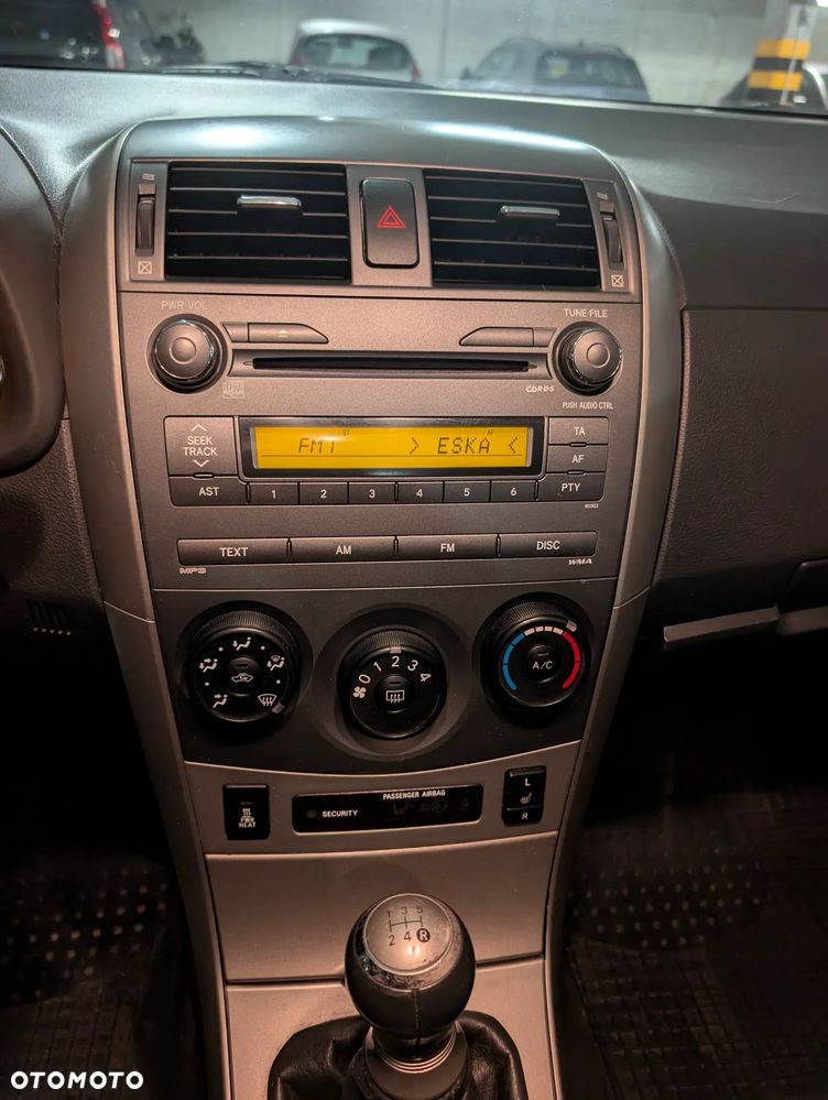 Toyota Corolla 1.4 D-4D Premium - 12