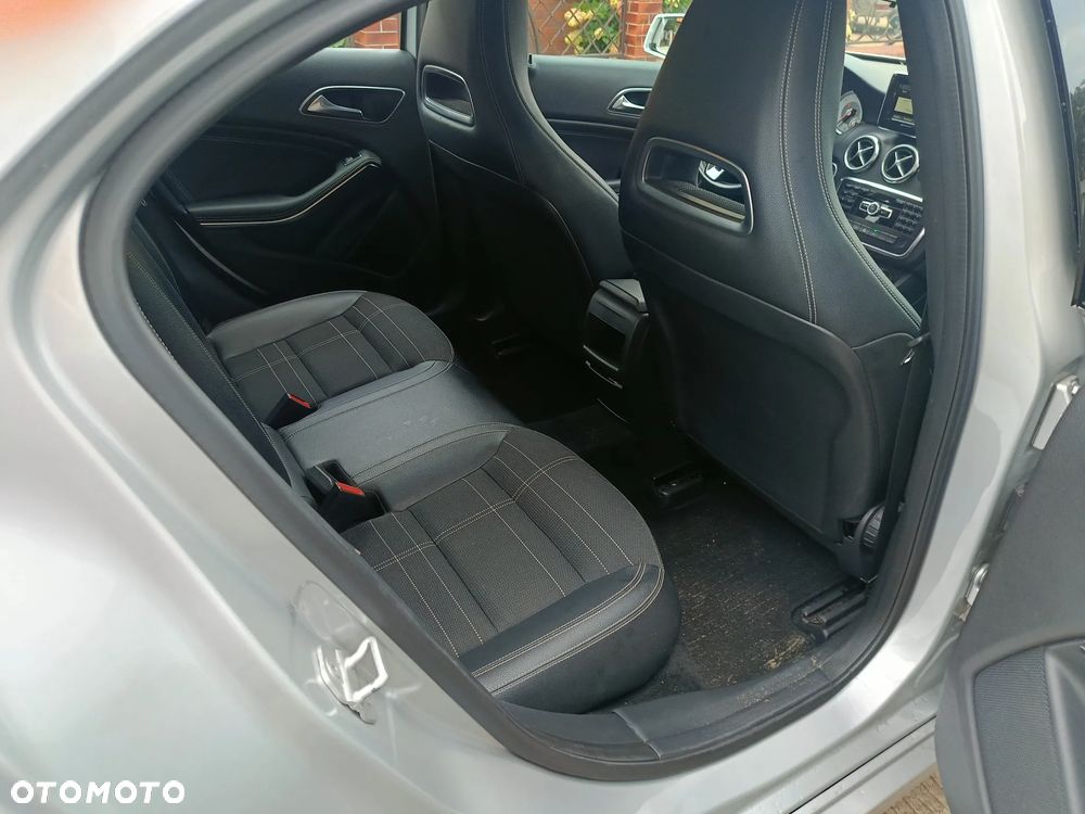 Mercedes-Benz Klasa A 180 CDI (BlueEFFICIENCY) 7G-DCT - 13
