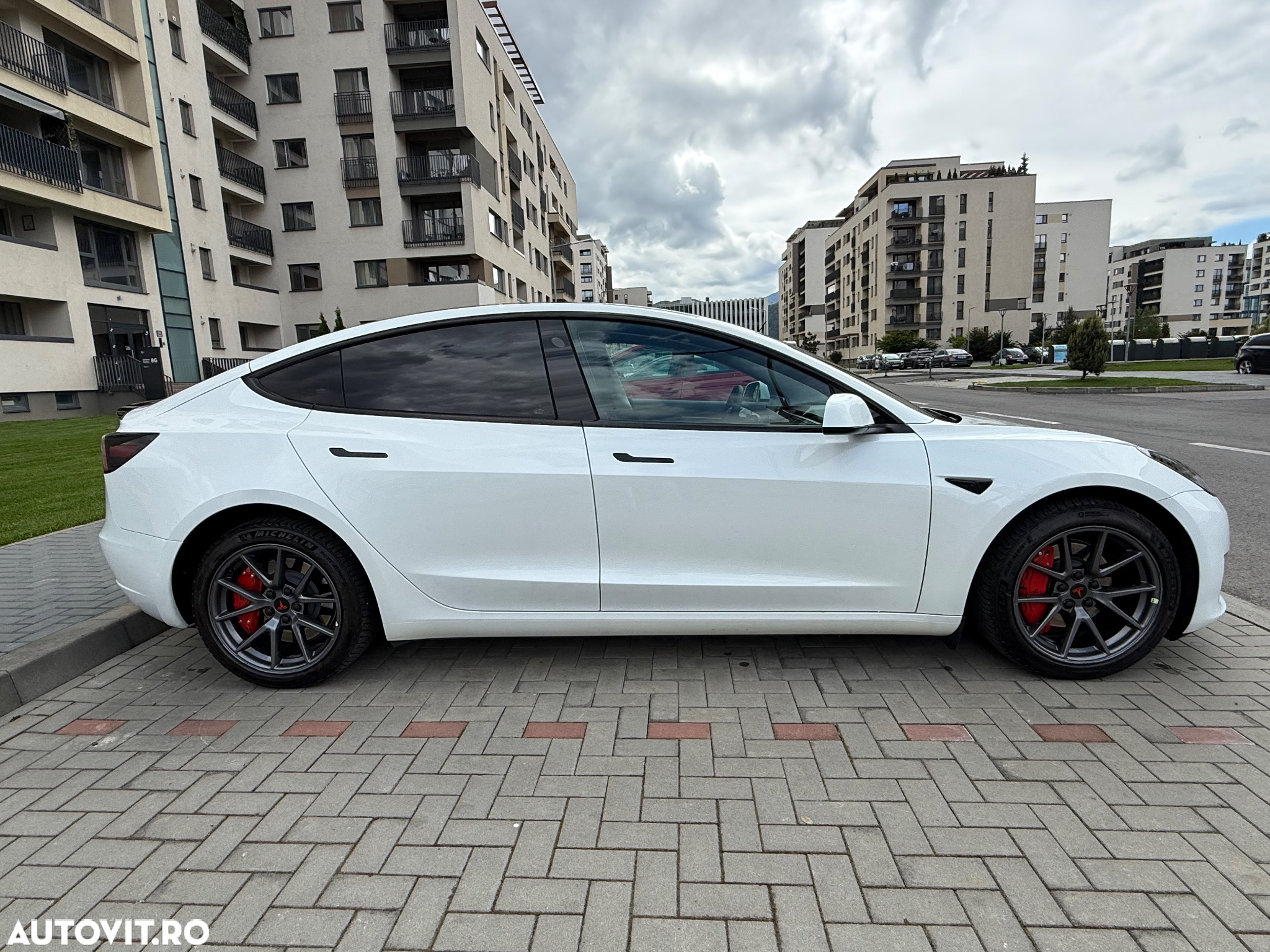 Tesla Model 3 Langstreckenbatterie Allradantrieb Dual Motor - 8