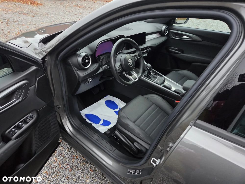 Alfa Romeo Tonale 1.5 T4 GSE mHEV Veloce DCT - 3