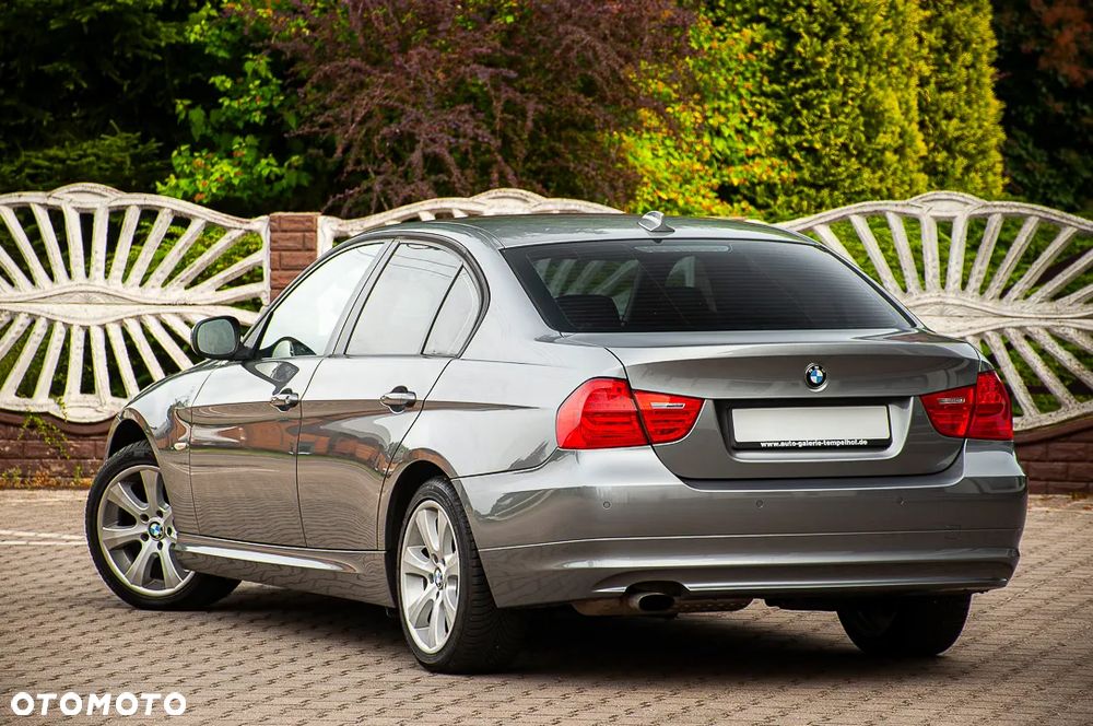 BMW Seria 3 - 35