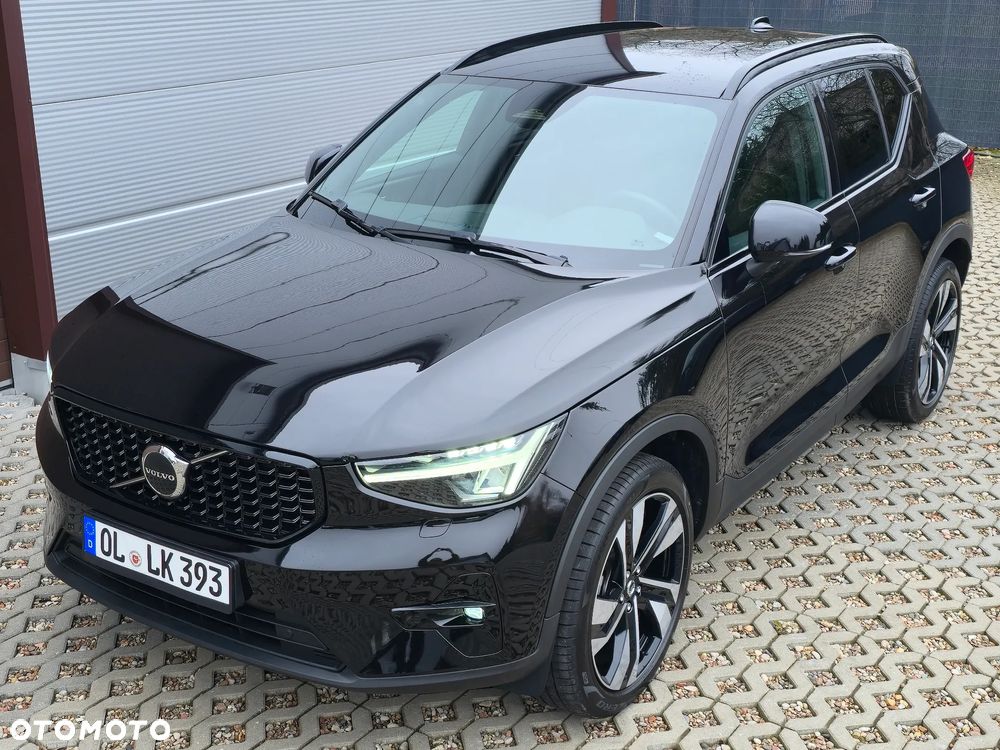 Volvo XC 40 B3 B DKG Plus Black Edition - 12