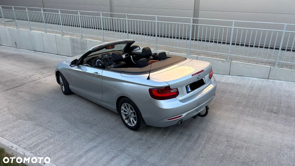 BMW Seria 2 218d - 8