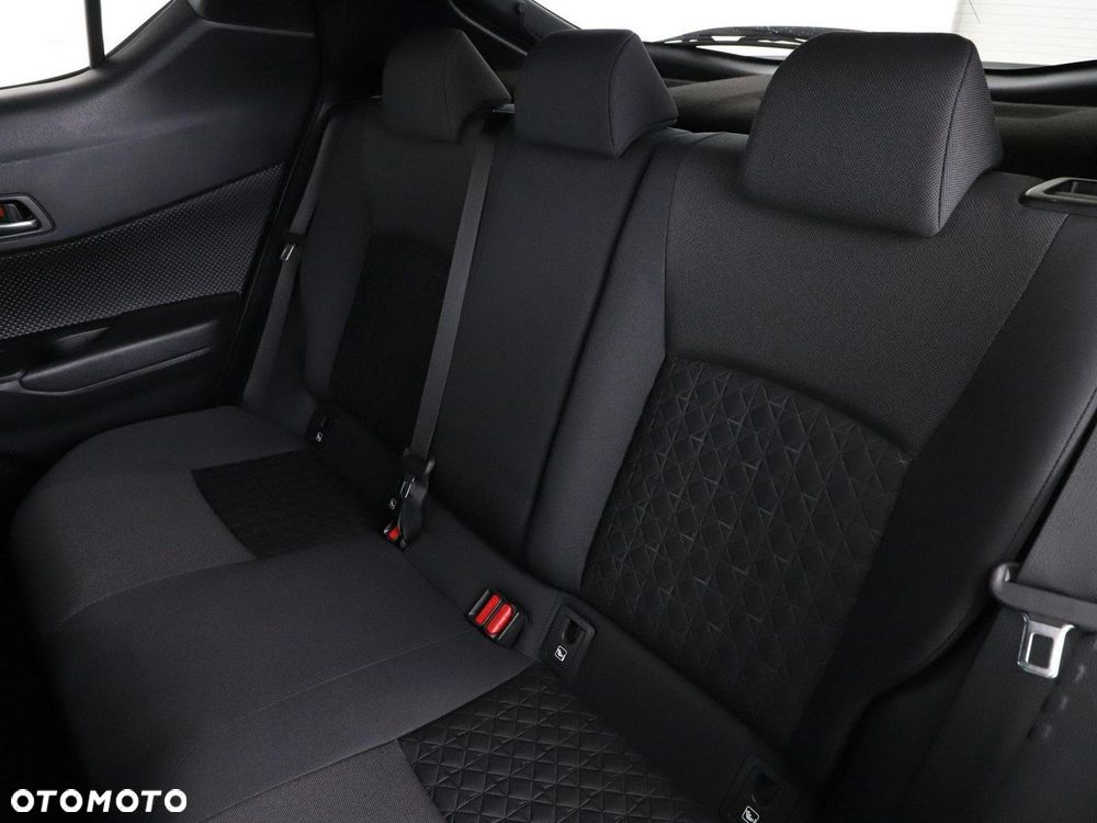 Toyota C-HR 2.0 Hybrid Executive - 18