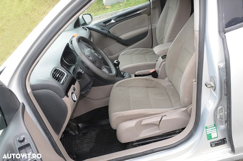 Volkswagen Golf 1.6 TDI DPF Comfortline - 5