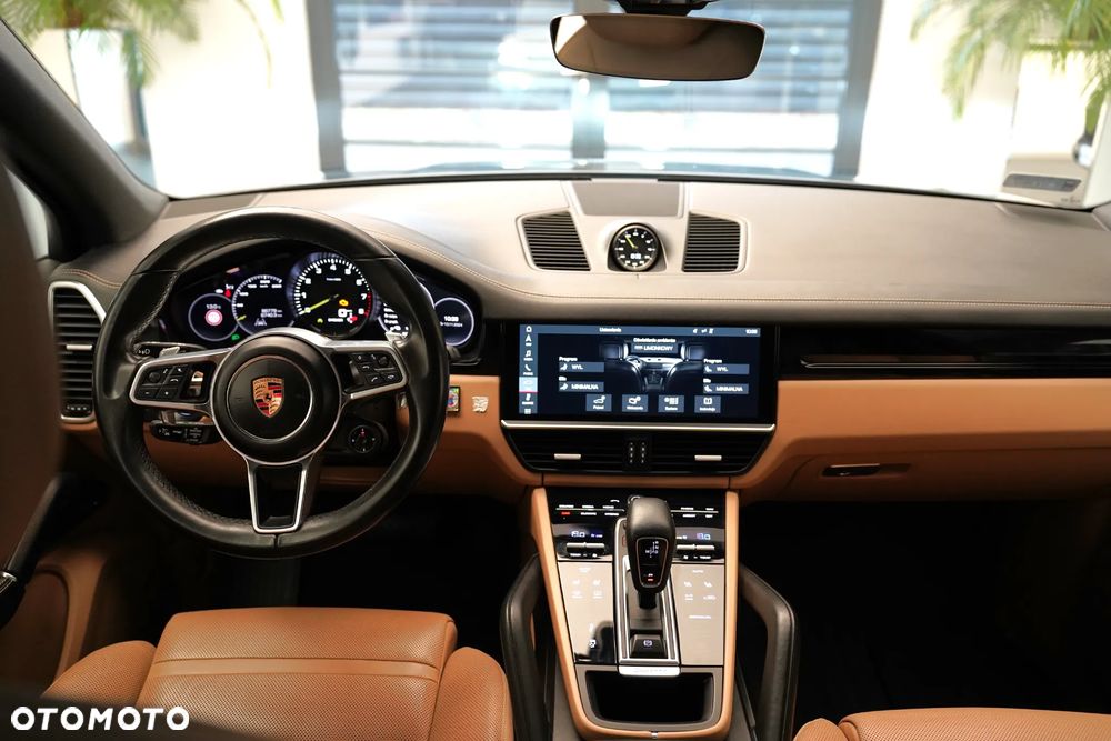 Porsche Cayenne - 7