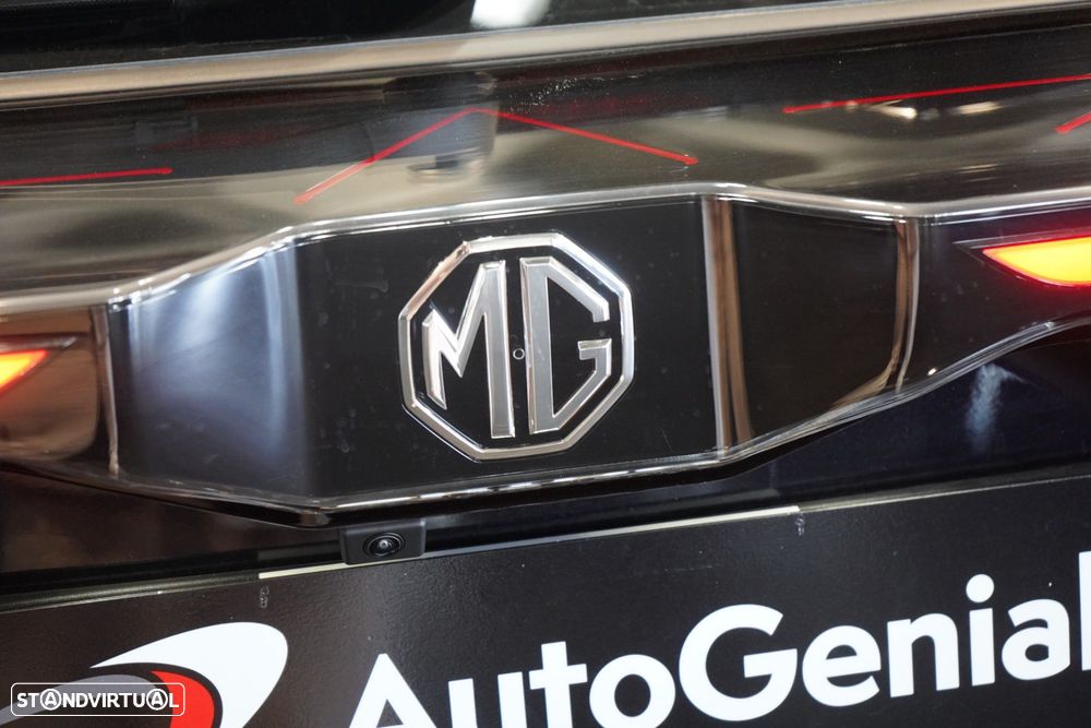 MG MG4 64 kWh Luxury - 37