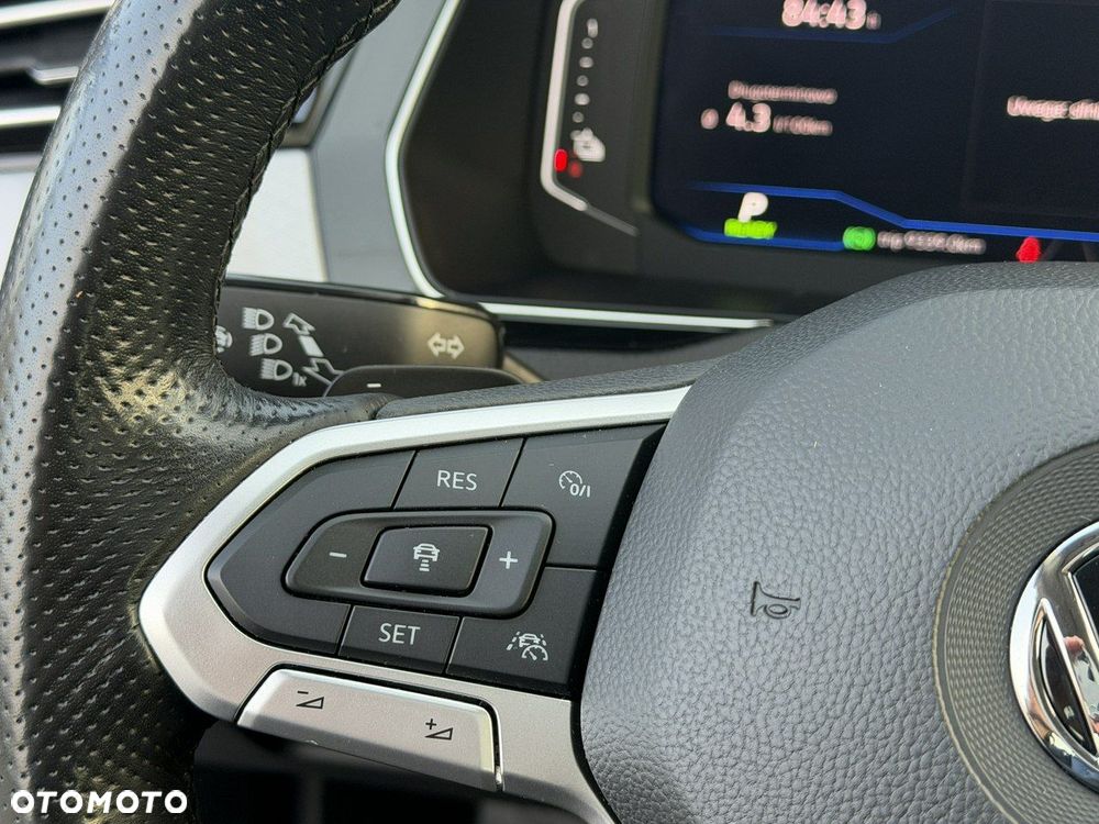 Volkswagen Passat - 24