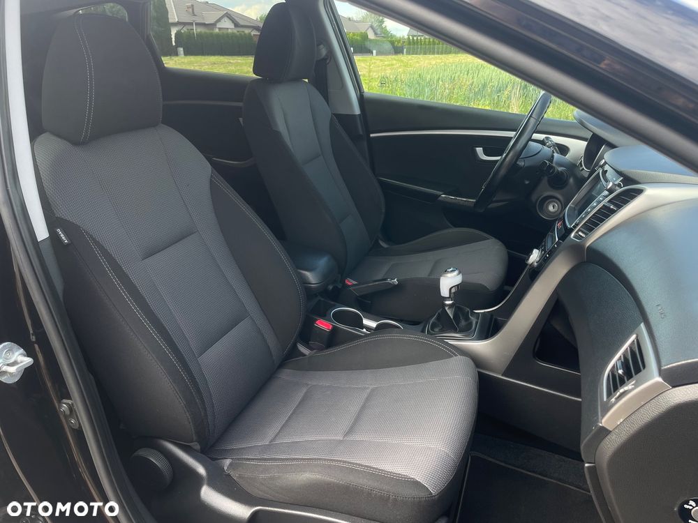 Hyundai i30 blue Kombi 1.6 CRDi Passion - 19
