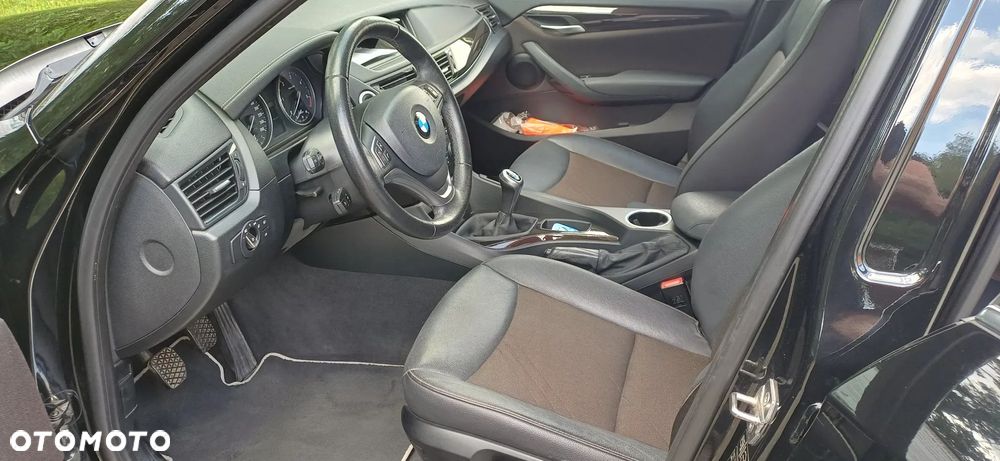 BMW X1 sDrive18d - 28