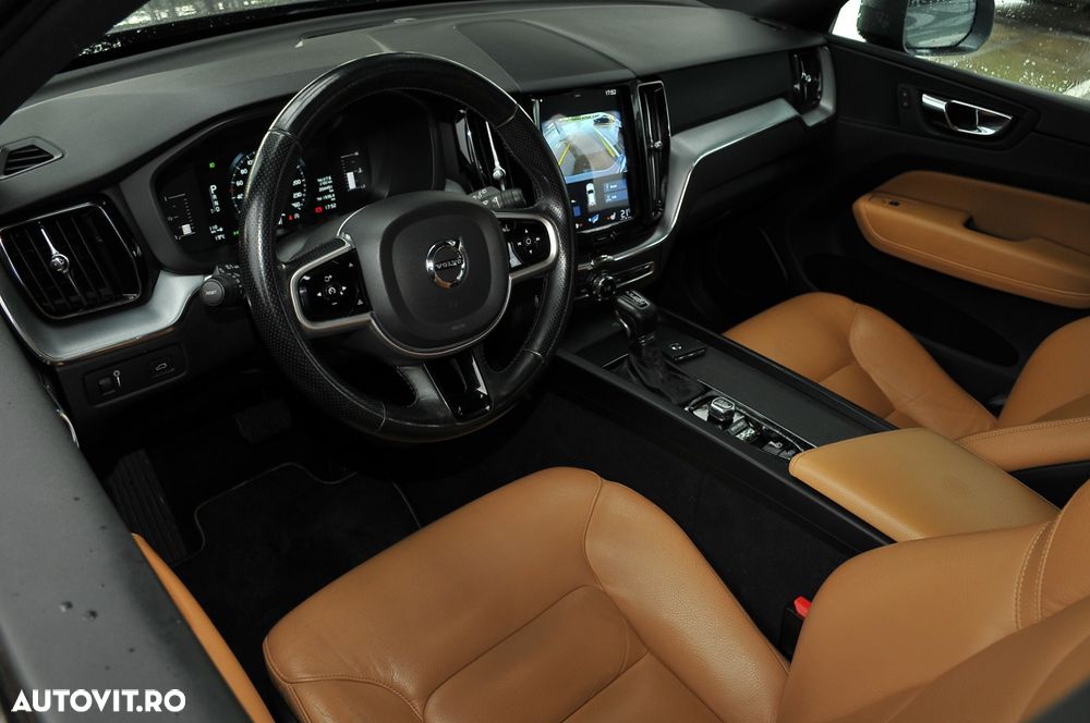 Volvo XC 60 D4 AWD Geartronic Momentum - 24