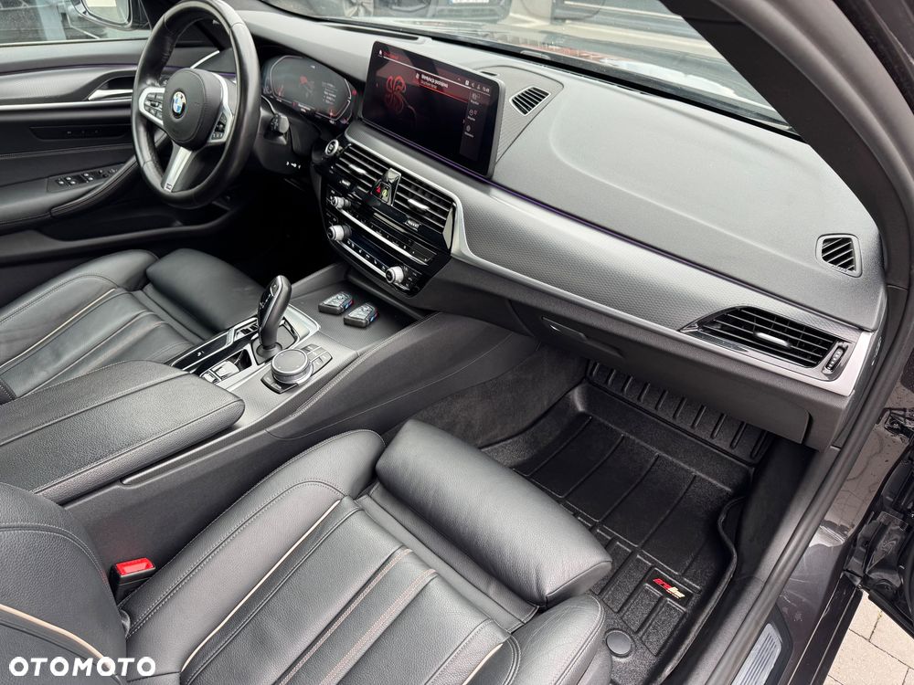 BMW Seria 5 530d xDrive mHEV M Sport sport - 29