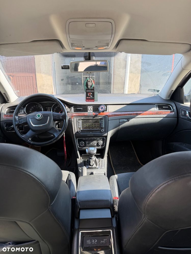 Skoda Superb 2.0 TDI Comfort DSG - 6
