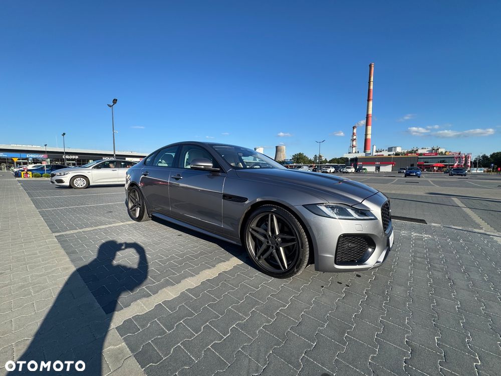 Jaguar XF 2.0 P250 R-Dynamic Black - 2