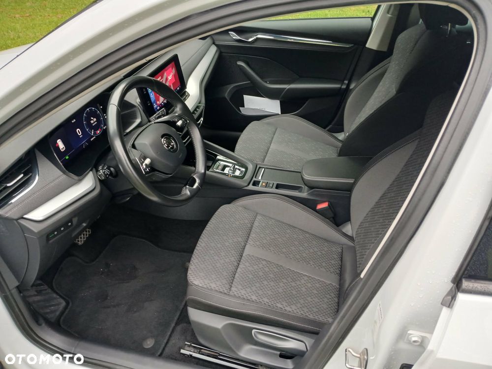 Skoda Octavia 2.0 TDI DSG Edition - 9