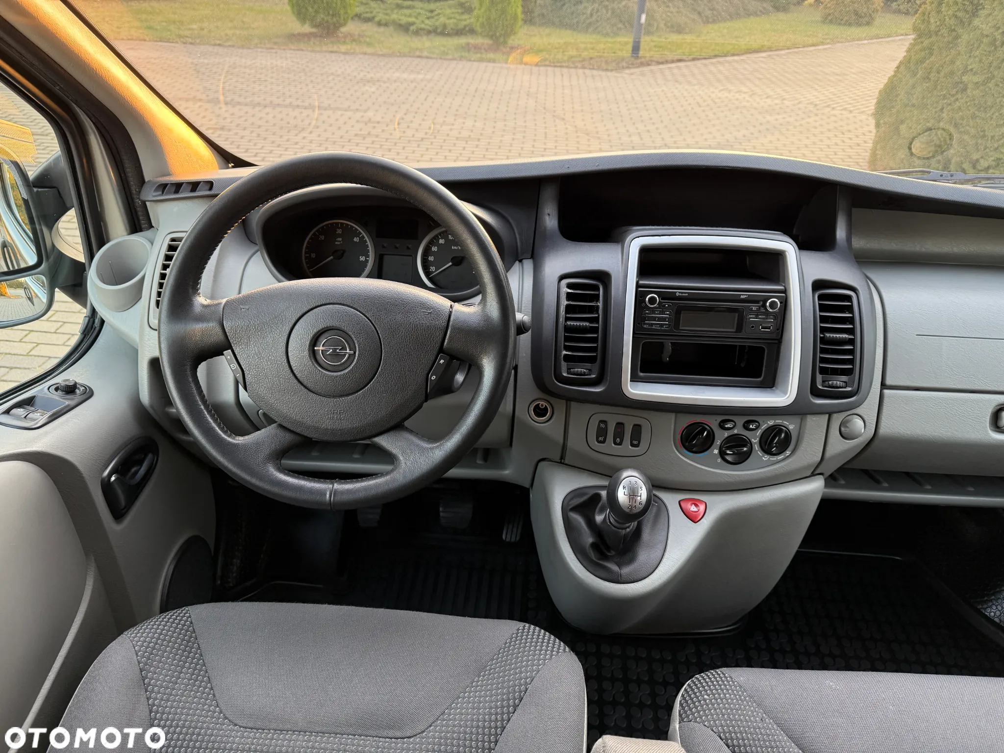 Opel Vivaro - 17