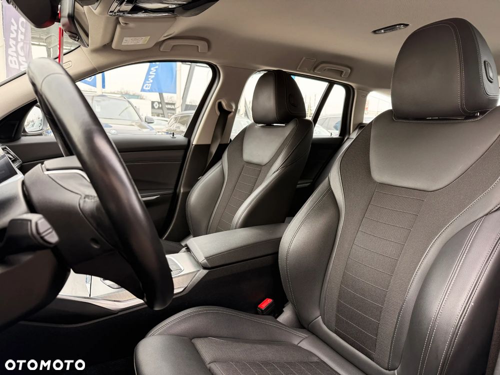 BMW Seria 3 320d xDrive Advantage - 25