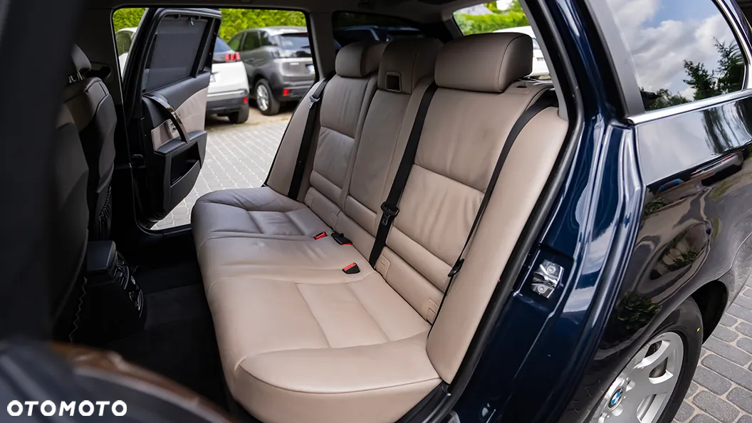 BMW Seria 5 530i Touring - 33