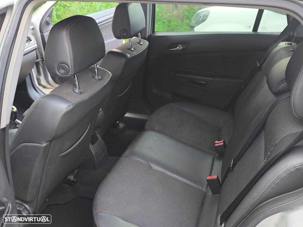 Opel Astra Caravan 1.9 CDTi Cosmo - 8