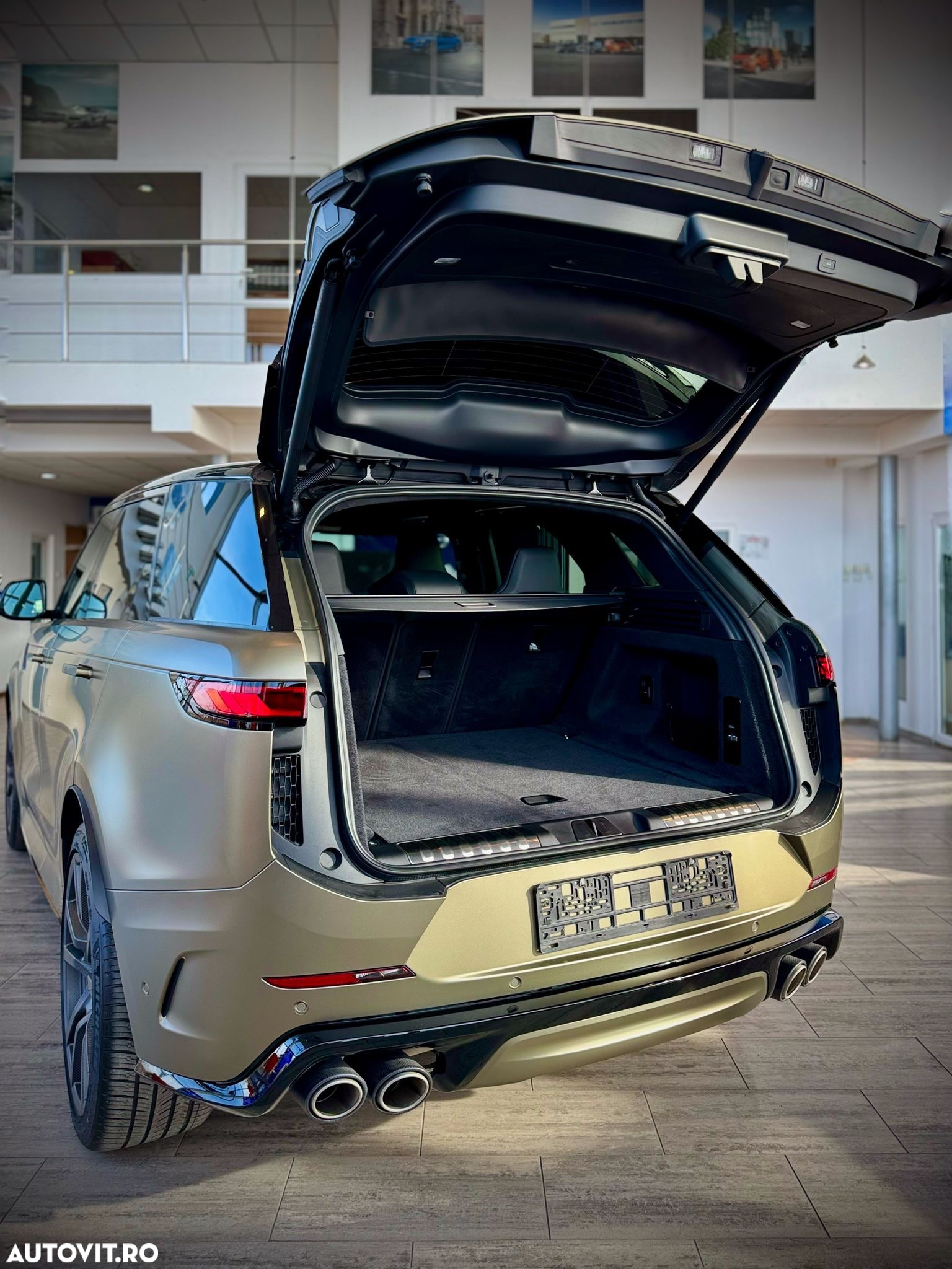 Land Rover Range Rover Sport - 32