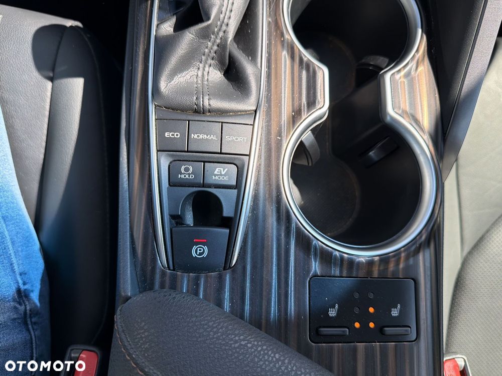 Toyota Camry 2.5 Hybrid Executive CVT - 18