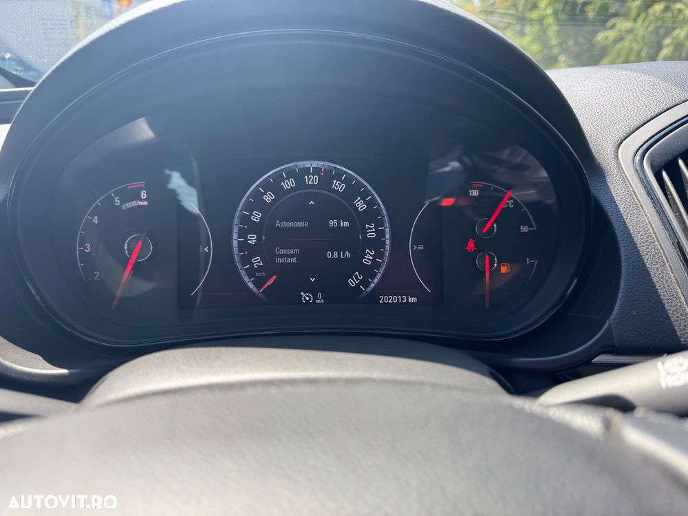 Opel Insignia - 11