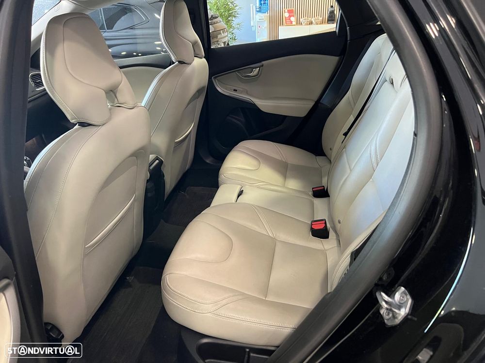 Volvo V40 2.0 D2 Momentum - 16